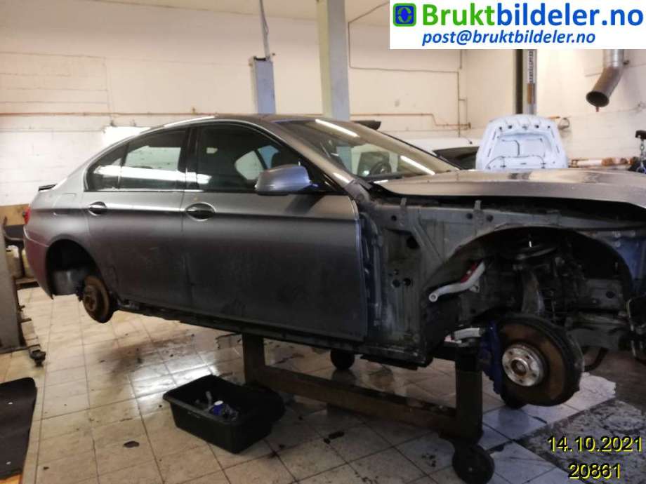 BMW 5-Serie 2010-2017 (F10/F11) (F10/F11), Motorkode: N63-B44A, Girkassekode: 