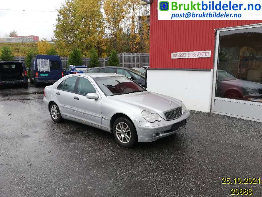 Mercedes C-Klasse 2000-2004 (Fase 1) (W203) (W203), Motorkode: M111.951, Girkassekode: D722615 W 5 A330 GA