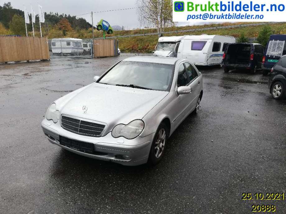 Mercedes C-Klasse 2000-2004 (Fase 1) (W203) (W203), Motorkode: M111.951, Girkassekode: D722615 W 5 A330 GA
