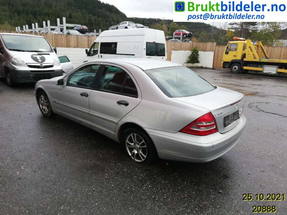 Mercedes C-Klasse 2000-2004 (Fase 1) (W203) (W203), Motorkode: M111.951, Girkassekode: D722615 W 5 A330 GA