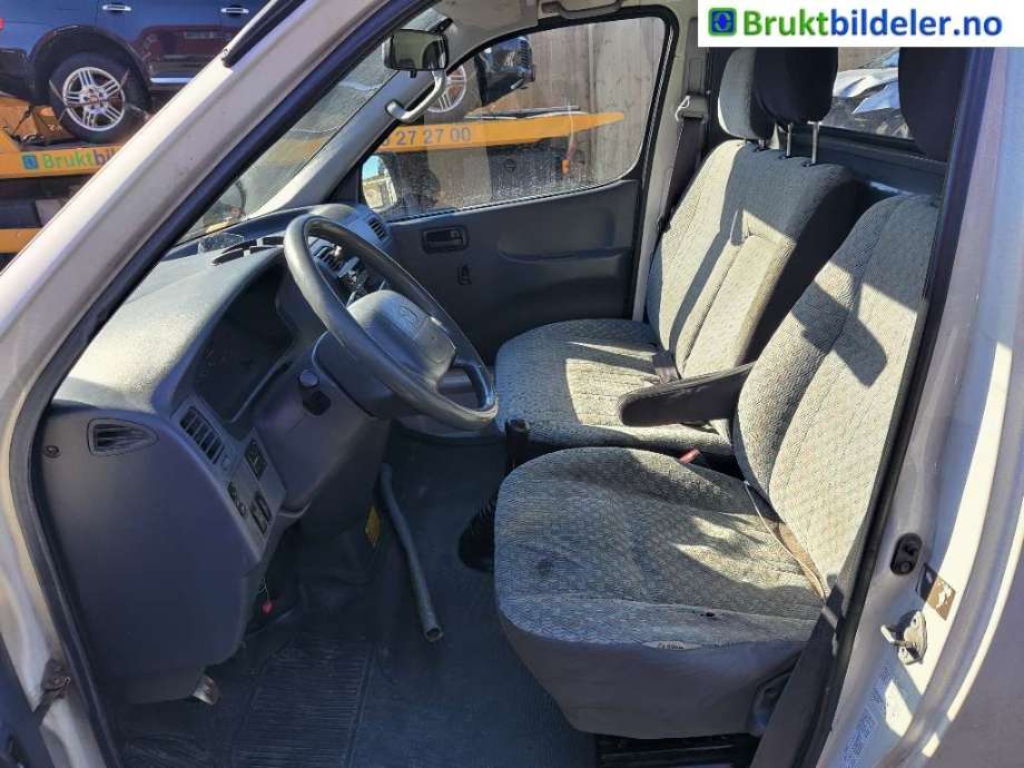Toyota Hiace 2001-2006 (Fase 2) , Motorkode: 2KD-FTV, Girkassekode: