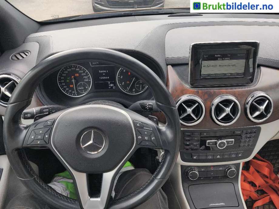 Mercedes B-Klasse 2011-2018 (W246) (W246), Motorkode: M270.910, Girkassekode: 72400200050152