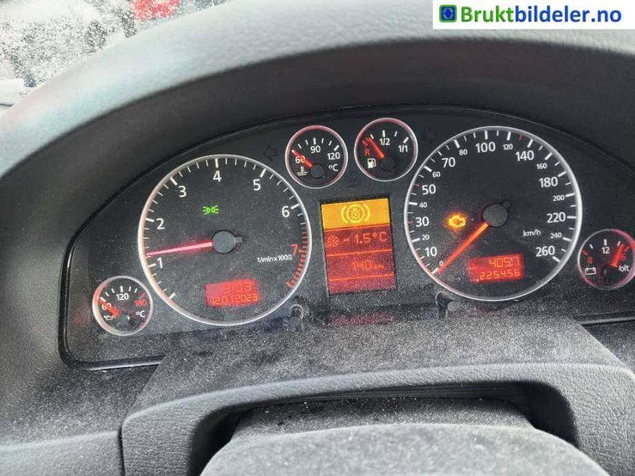 Audi A6 2001-2004 (Type II, Fase 2) (C5) (C5), Motorkode: AWT, Girkassekode:
