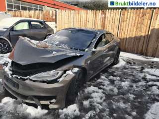 Tesla Model S,   (TESLA|1069651-00-D)