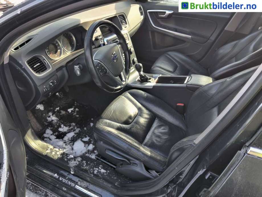 Volvo V60 2010-2013 (Type I, Fase 1) , Motorkode: D4162T, Girkassekode: 6-MAN 2WD / MMT6