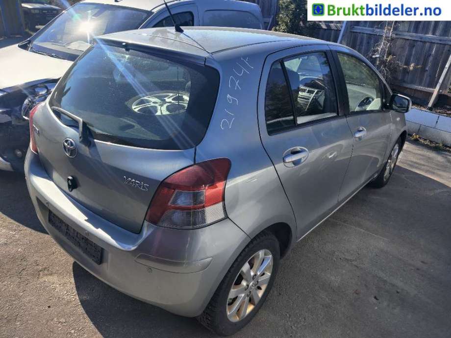 Toyota Yaris 2009-2011 (Type II, Fase 2) , Motorkode: 1NR-FE, Girkassekode: 