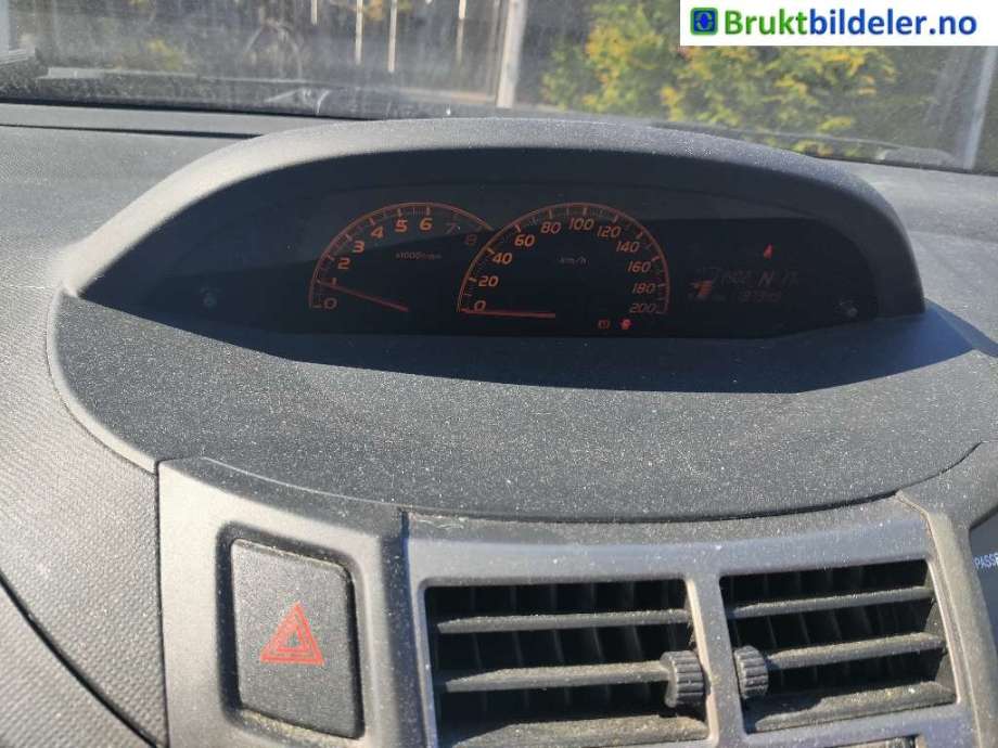 Toyota Yaris 2009-2011 (Type II, Fase 2) , Motorkode: 1NR-FE, Girkassekode: 