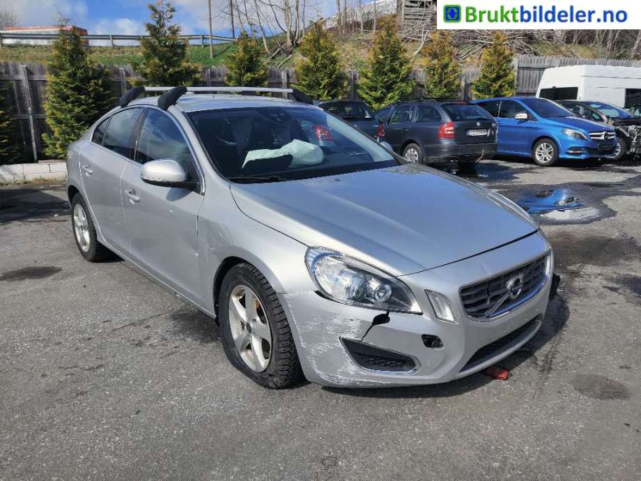 Volvo S60 2010-2014 (Type II, Fase 1) , Motorkode: D4162T, Girkassekode: 6-PSHIFT 2WD