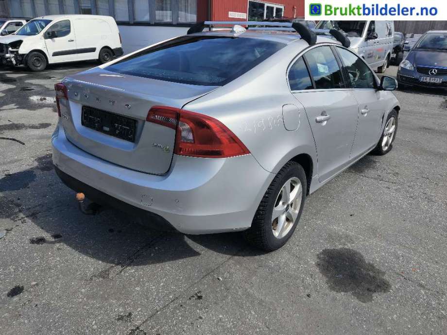 Volvo S60 2010-2014 (Type II, Fase 1) , Motorkode: D4162T, Girkassekode: 6-PSHIFT 2WD