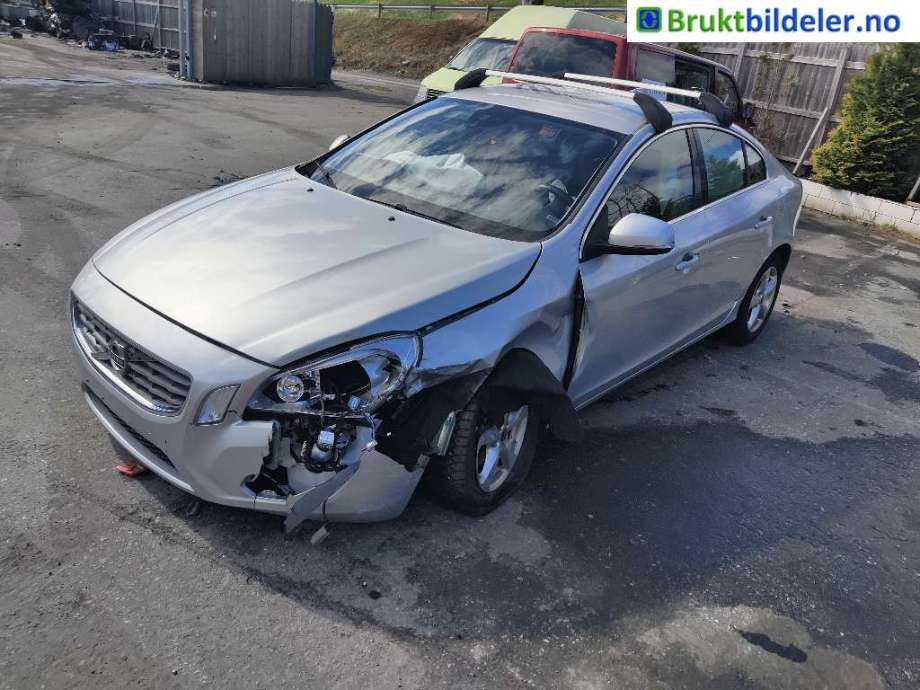 Volvo S60 2010-2014 (Type II, Fase 1) , Motorkode: D4162T, Girkassekode: 6-PSHIFT 2WD