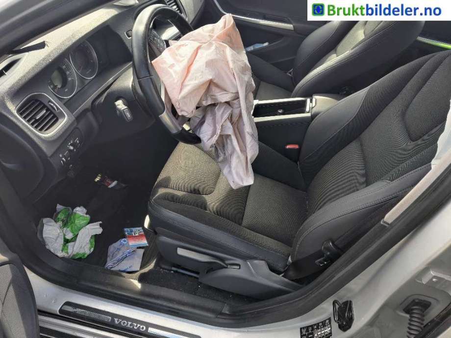 Volvo S60 2010-2014 (Type II, Fase 1) , Motorkode: D4162T, Girkassekode: 6-PSHIFT 2WD