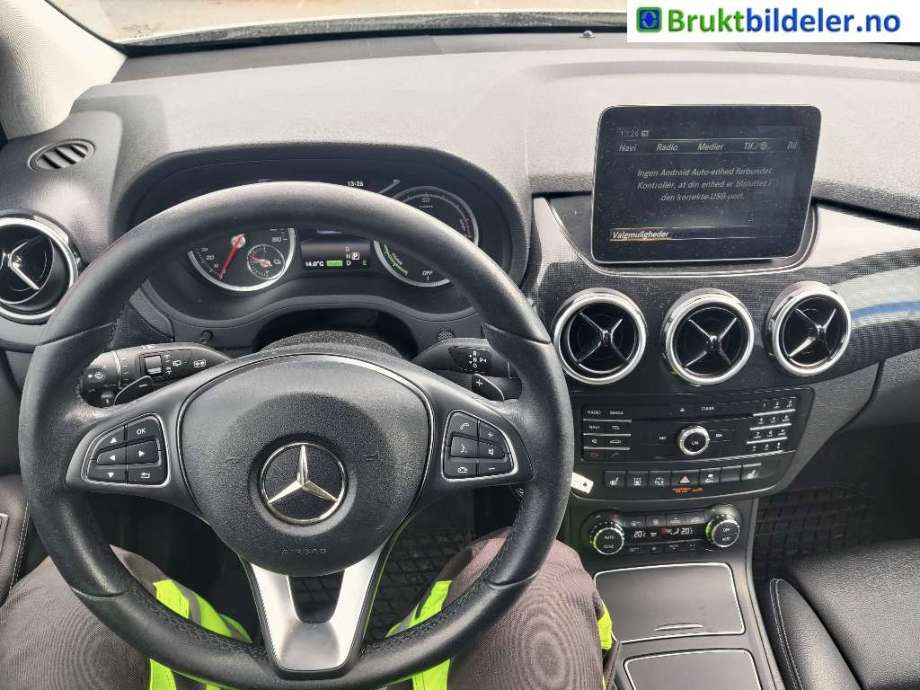 Mercedes B-Klasse 2011-2018 (W246) (W246), Motorkode: EM0004, Girkassekode: 