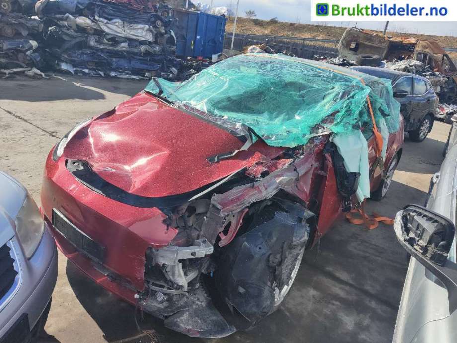 Tesla Model Y 2021-2024 (Type I) , Motorkode: , Girkassekode: 