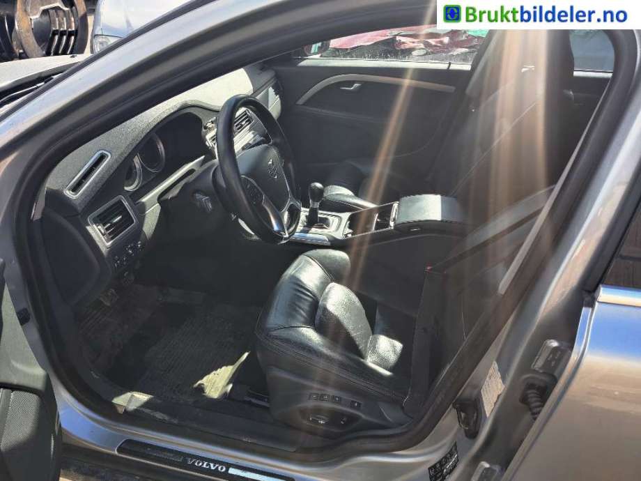 Volvo XC70 2008-2013 (Type II, Fase 1) , Motorkode: D5204T2, Girkassekode: M66