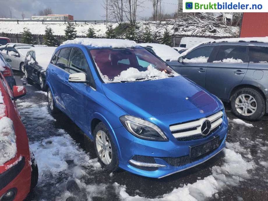 Mercedes B-Klasse 2011-2018 (W246) (W246), Motorkode: EM0004, Girkassekode: 