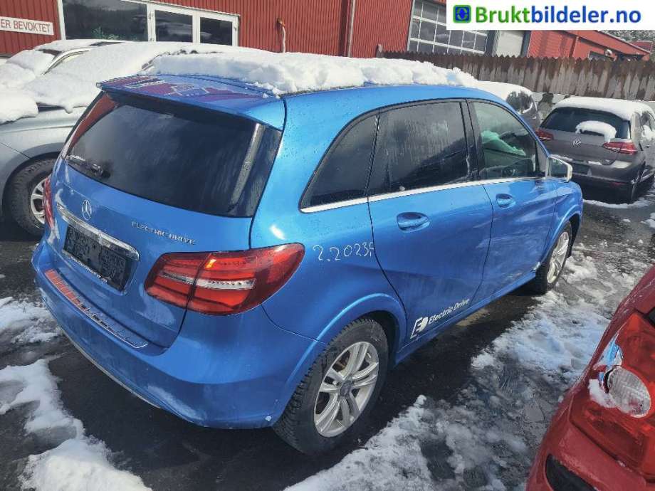 Mercedes B-Klasse 2011-2018 (W246) (W246), Motorkode: EM0004, Girkassekode: 