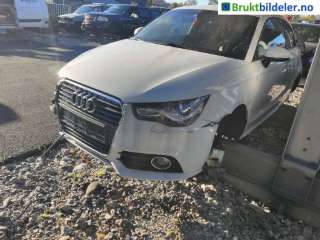 Audi A1,   (AUDI|1K0 820 859 T)