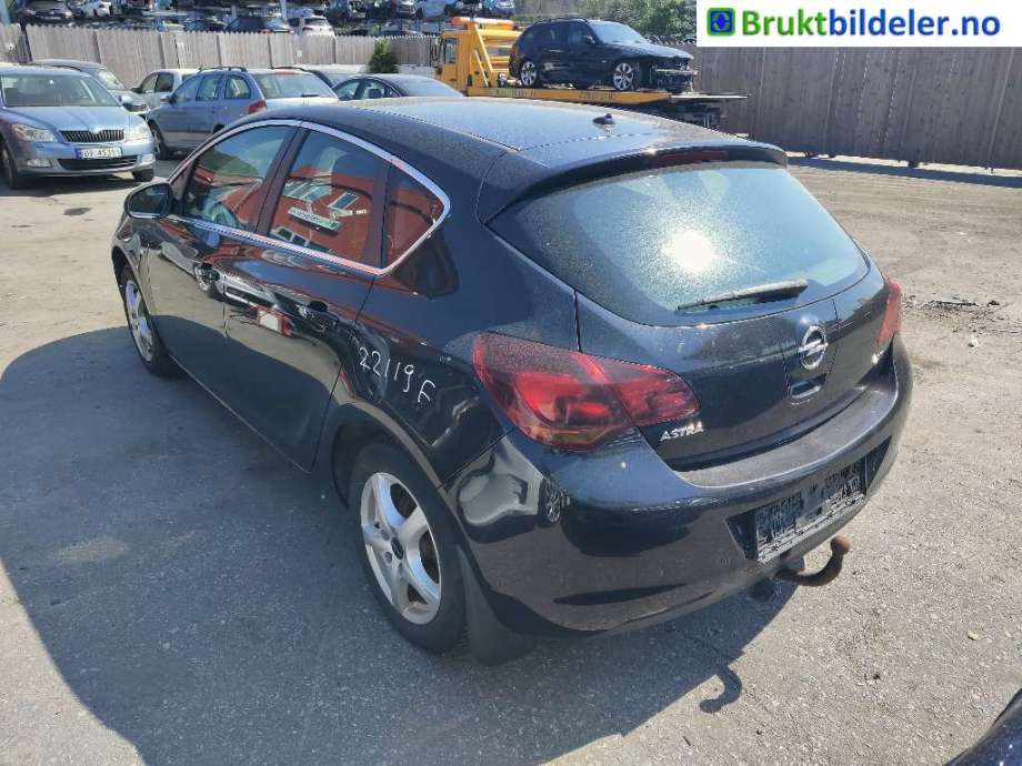 Opel Astra J 2010-2015 , Motorkode: A17DTJ, Girkassekode: MZ4