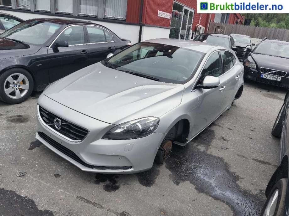 Volvo V40 2012-2019 , Motorkode: D4162T, Girkassekode: 
