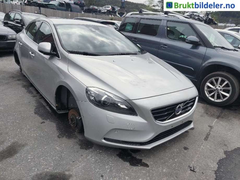Volvo V40 2012-2019 , Motorkode: D4162T, Girkassekode: 