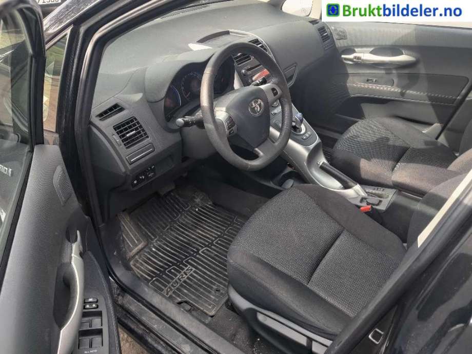 Toyota Auris 2010-2012 (Type I, Fase 2) , Motorkode: 2ZR-FXE, Girkassekode: 