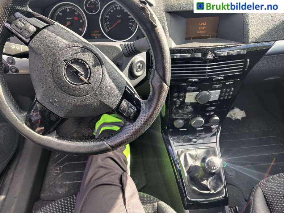 Opel Astra H 2004-2009 , Motorkode: Z17DTJ, Girkassekode: 