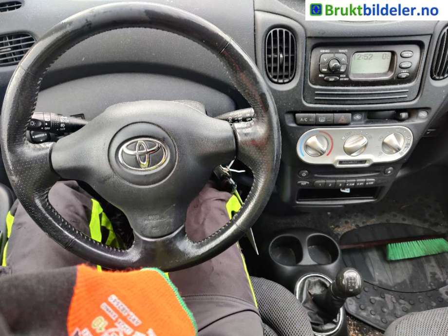 Toyota Yaris Verso 1999-2007 , Motorkode: 2NZ-FE, Girkassekode: