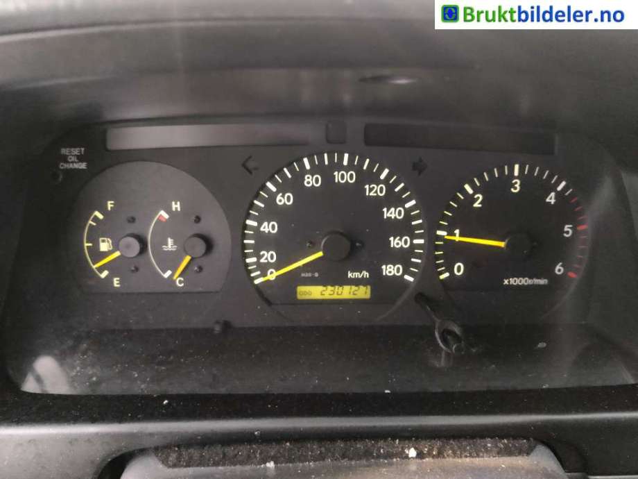 Toyota Hiace 2001-2006 (Fase 2) , Motorkode: 2KD-FTV, Girkassekode: 4WD