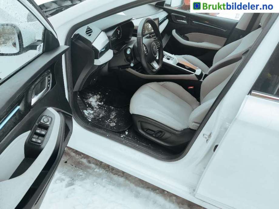 MG MG5 2022-->> , Motorkode: , Girkassekode: 