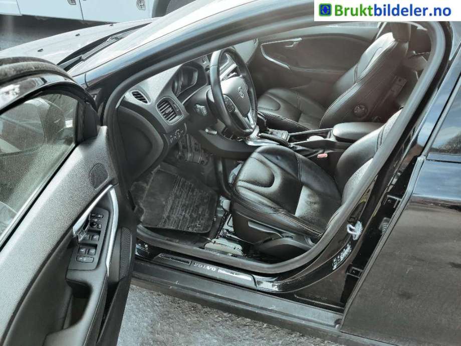 Volvo V40 2012-2019 , Motorkode: D4162T, Girkassekode: 6-PSHIFT 2WD / MPS6