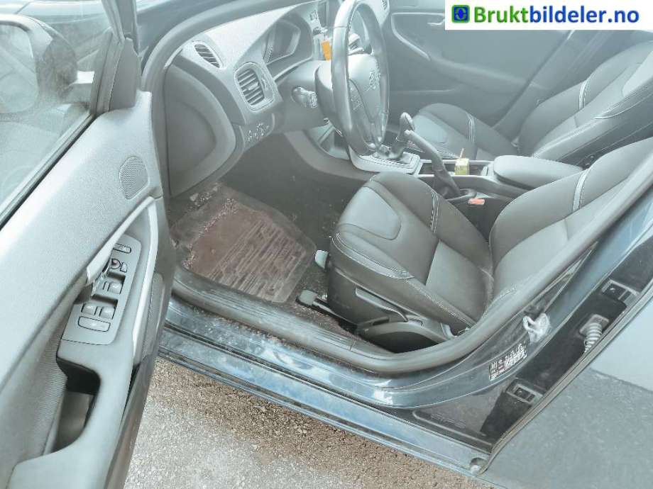 Volvo V40 2012-2019 , Motorkode: D4162T, Girkassekode: 