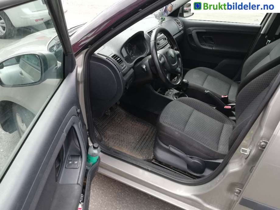 Škoda Fabia 2010-2014 (Type II, Fase 2) , Motorkode: CFWA, Girkassekode: MZK