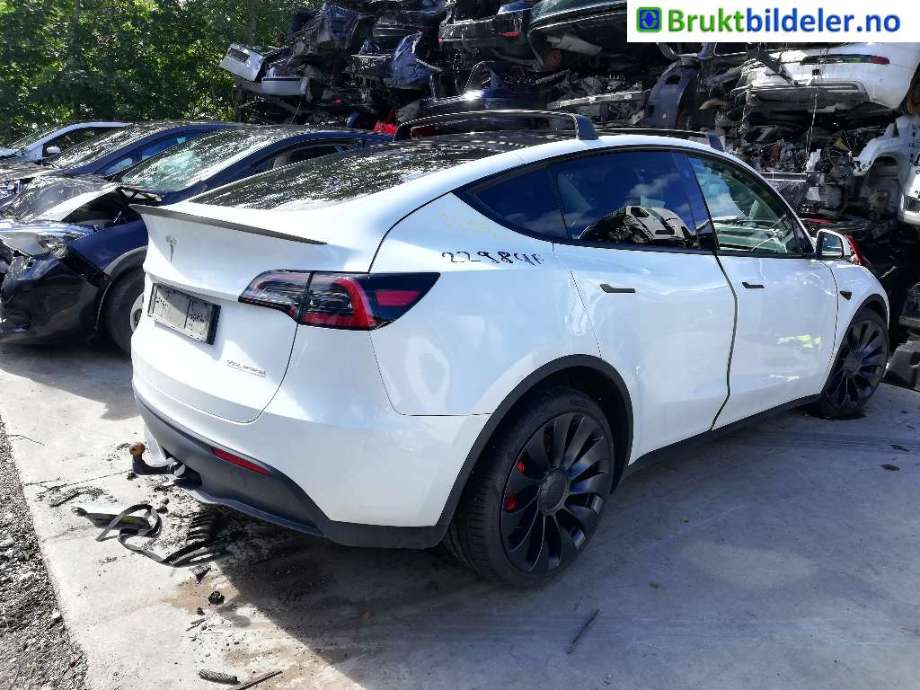 Tesla Model Y 2021-2024 (Type I) delebil , Motorkode: , Girkassekode: 