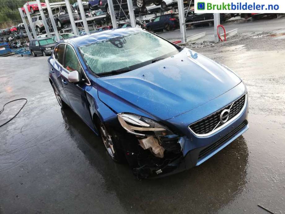 Volvo V40 2012-2019 , Motorkode: D4204T8, Girkassekode: 6-MAN 2WD / M76