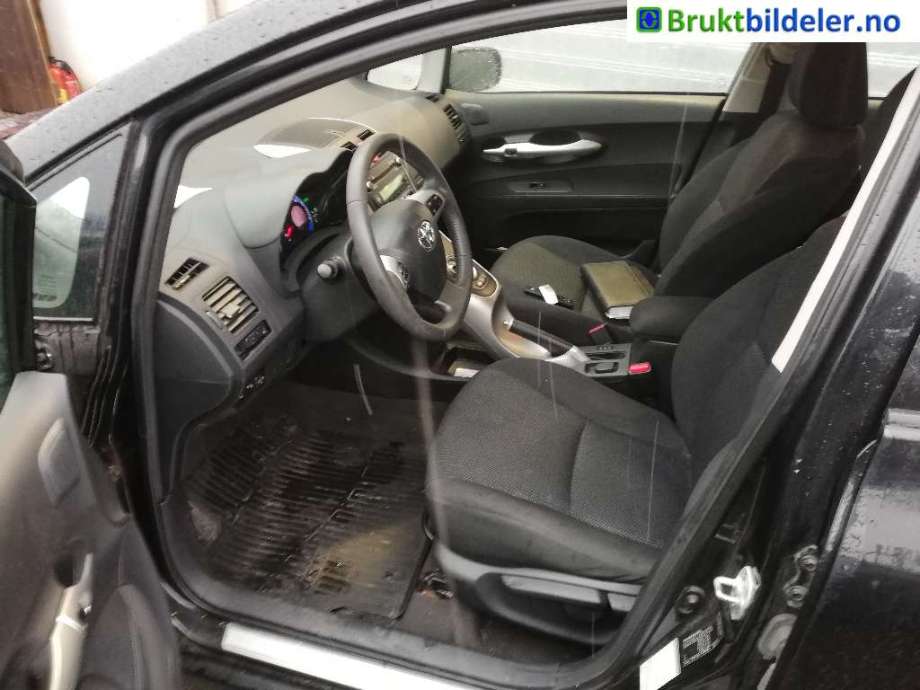 Toyota Auris 2010-2012 (Type I, Fase 2) , Motorkode: 2ZR-FXE, Girkassekode: 