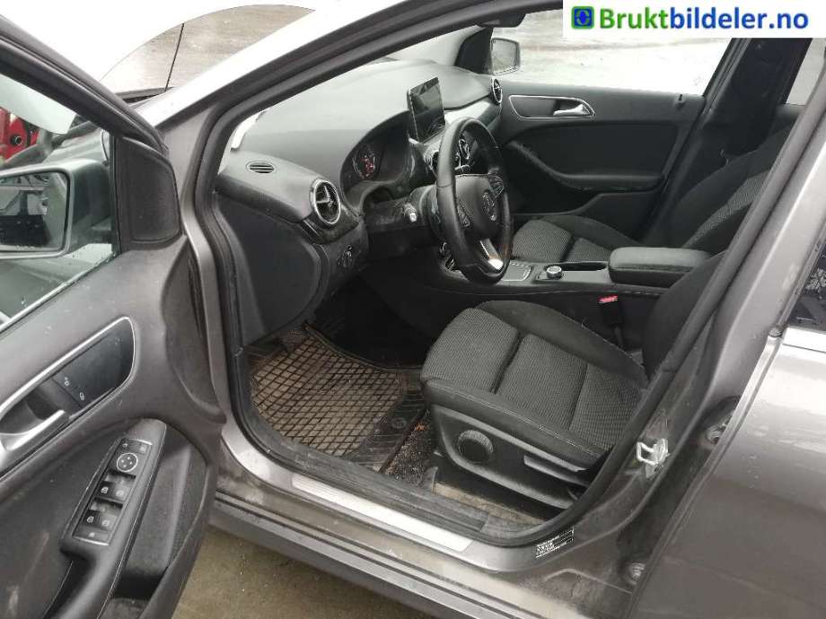 Mercedes B-Klasse 2011-2018 (W246) (W246), Motorkode: EM780.990, Girkassekode: 