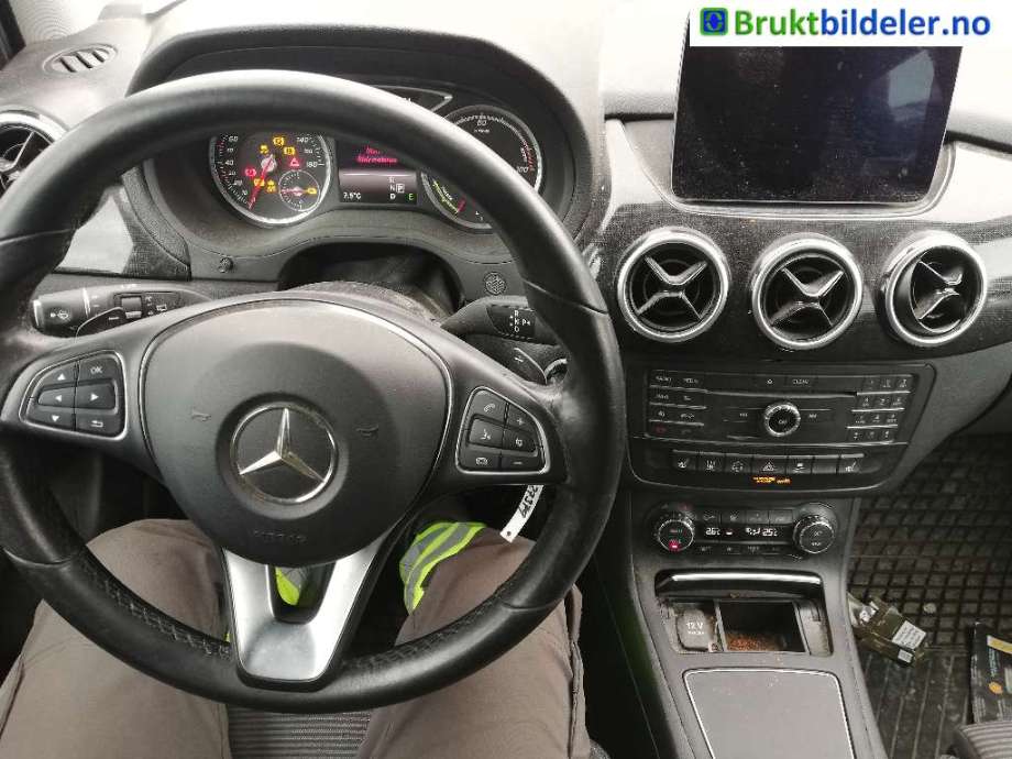 Mercedes B-Klasse 2011-2018 (W246) (W246), Motorkode: EM780.990, Girkassekode: 