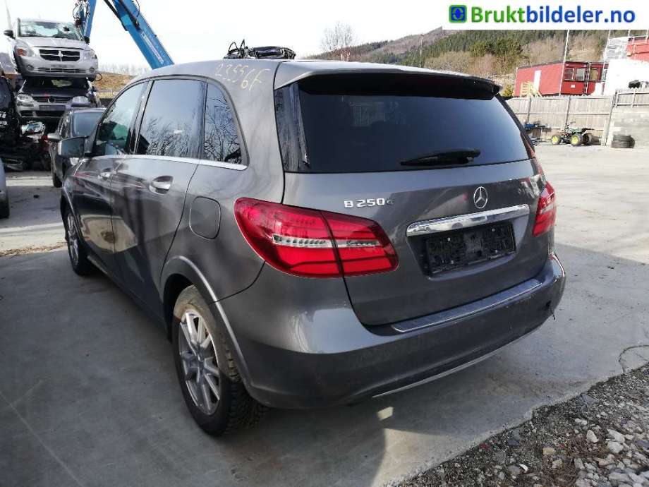 Mercedes B-Klasse 2011-2018 (W246) (W246), Motorkode: EM780.990, Girkassekode: 
