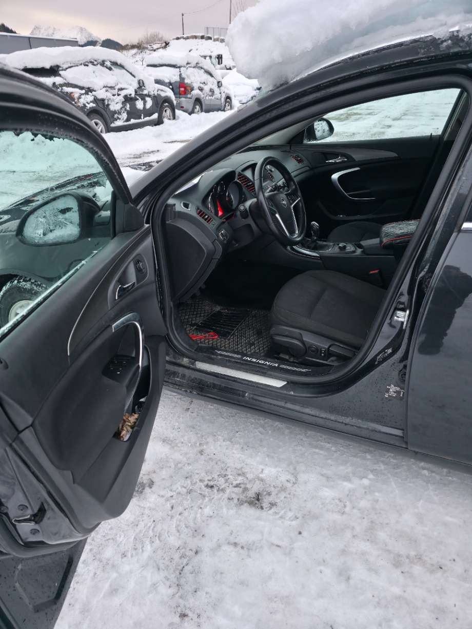 Opel Insignia A 2009-2014 , Motorkode: A20DTH, Girkassekode: 