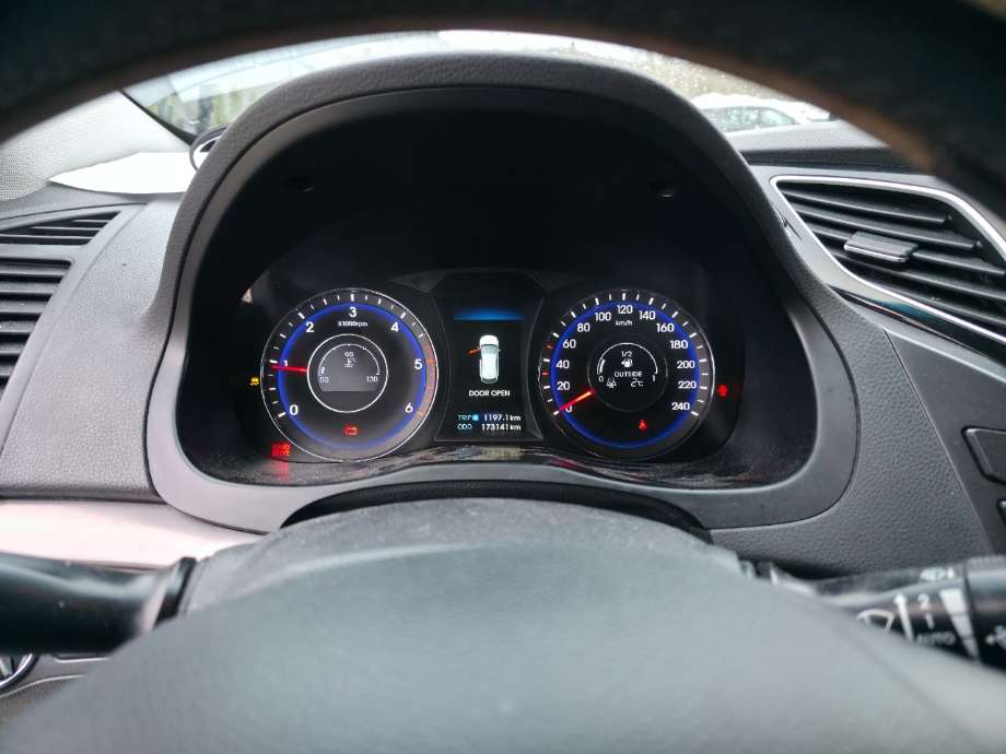 Hyundai i40 2012-2017 , Motorkode: D4FD, Girkassekode: 