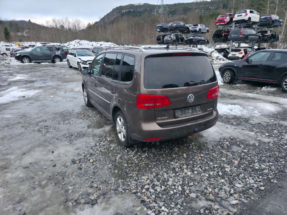 VW Touran 2010-2015 (Type I, Fase 3) , Motorkode: CFHC, Girkassekode: 