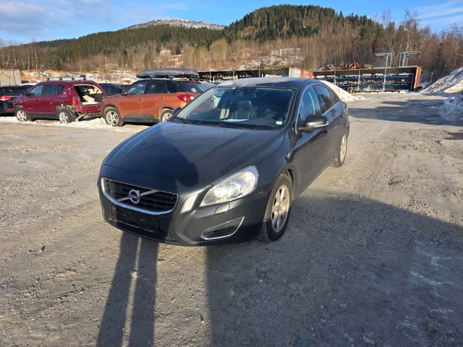 Volvo S60 2010-2014 (Type II, Fase 1) , Motorkode: D5204T2, Girkassekode: 