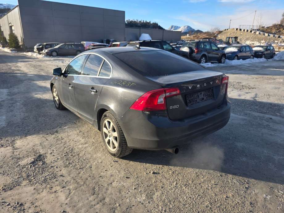 Volvo S60 2010-2014 (Type II, Fase 1) , Motorkode: D5204T2, Girkassekode: 