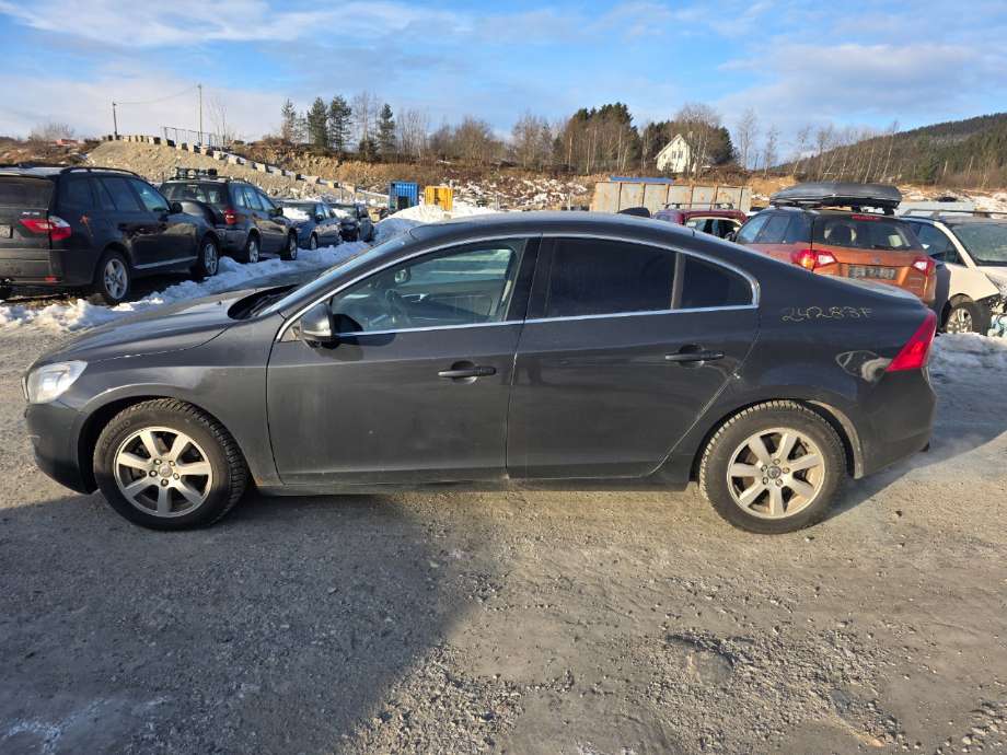 Volvo S60 2010-2014 (Type II, Fase 1) , Motorkode: D5204T2, Girkassekode: 