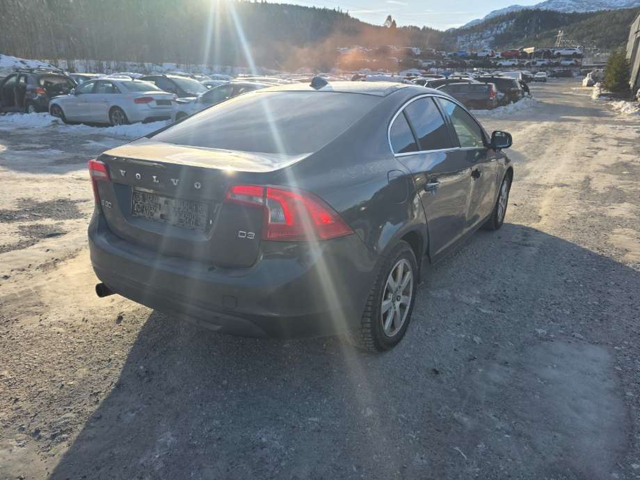 Volvo S60 2010-2014 (Type II, Fase 1) , Motorkode: D5204T2, Girkassekode: 