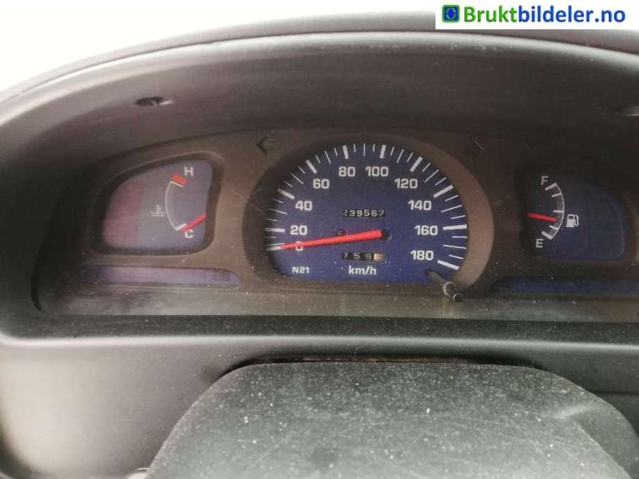 Toyota Hilux 1998-2001 , Motorkode: 2L-T, Girkassekode: 