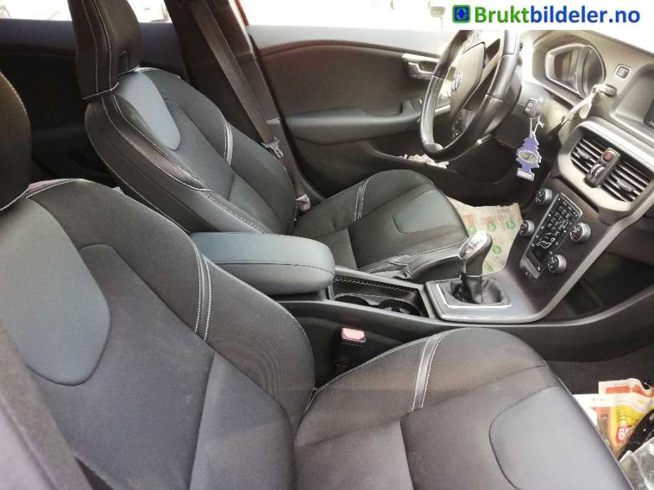 Volvo V40 2012-2019 , Motorkode: D4162T, Girkassekode: 