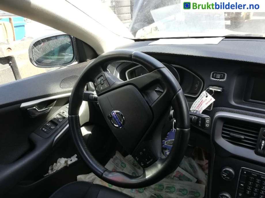 Volvo V40 2012-2019 , Motorkode: D4162T, Girkassekode: 