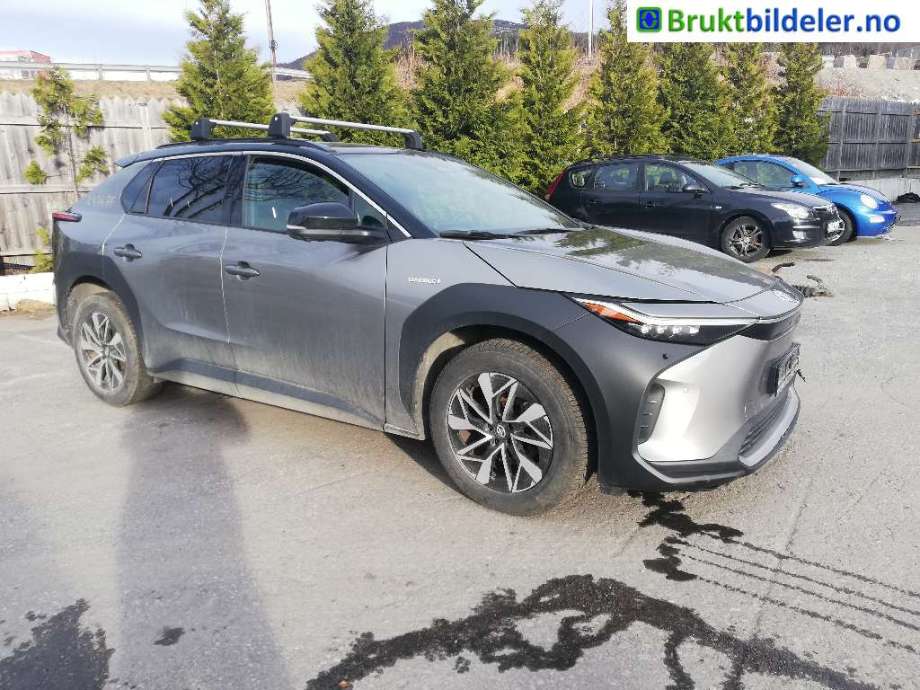 Toyota bZ4X, 2022->>  delebil 