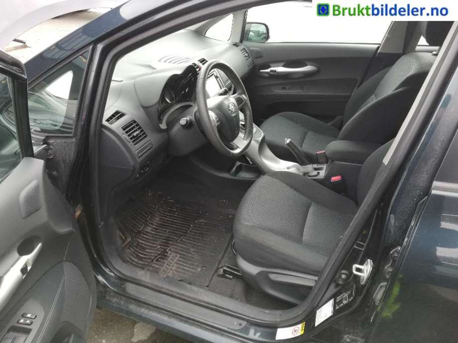Toyota Auris 2010-2012 (Type I, Fase 2) , Motorkode: 2ZR-FXE, Girkassekode: 